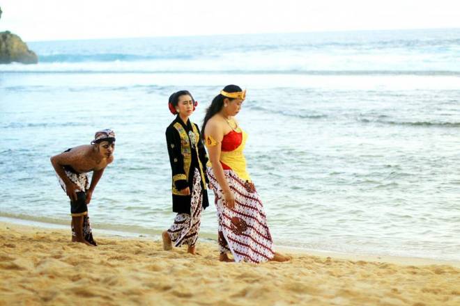 1168639_1037516846270316_1932527049_n