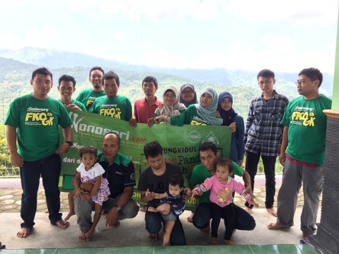 foto bersama ulang tahun ke-8 wonosari.com