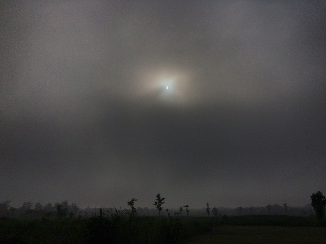 gerhana matahari parsial di gunungkidul.resized