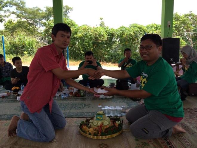 Serah Terima Potong Tumpeng Ulang Tahun Wonosari.com