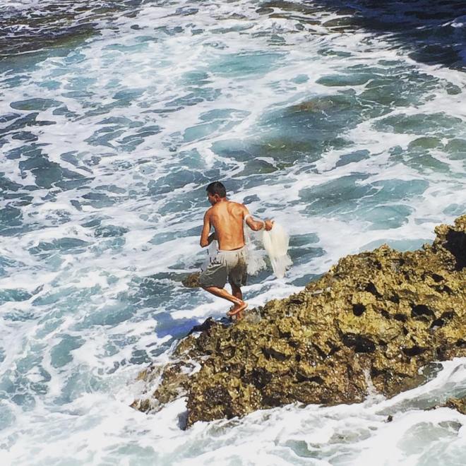 Pantai Jogan dan Lelaki Penjaring Hati