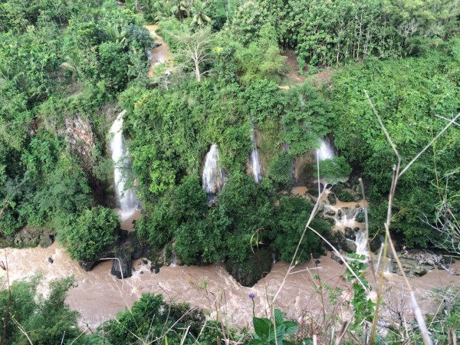 Air Terjun Sri Gethuk Dilihat dari Bukit Sri Panjung