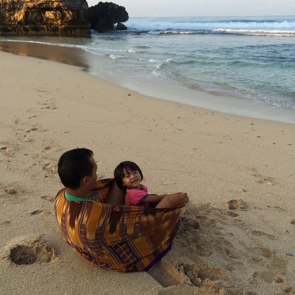 Merenungi Kebesaran Tuhan di Pantai Drini - Gunungkidul