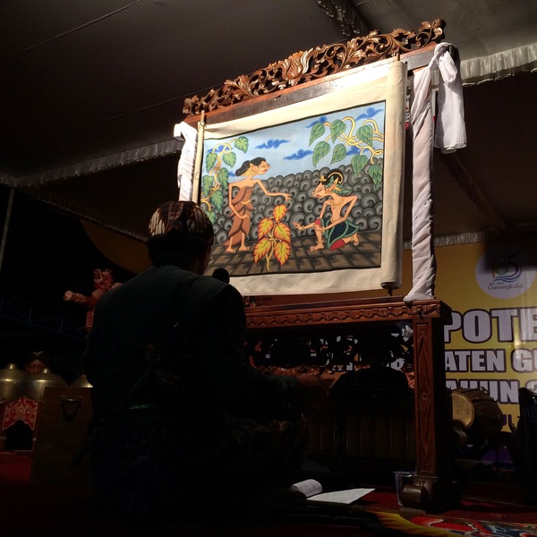 Pentas Wayang Beber Dengan Lakon Andhe Andhe Lumut di Pameran Potensi Daerah Gunungkidul 2016