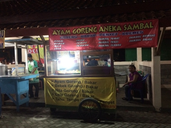 Taman Kuliner Wonosari Gunungkidul: Ayam Goreng Aneka Sambal