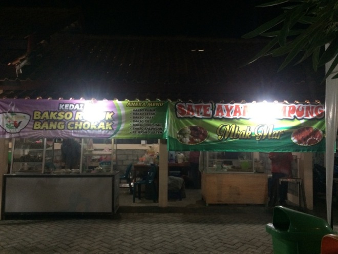 Taman Kuliner Wonosari Gunungkidul: Bakso Rusuk Bang Chokak dan Sate Ayam Kampung Mbak Mar