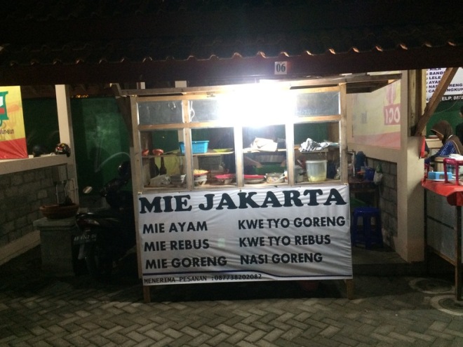 Taman Kuliner Wonosari Gunungkidul: Mie Jakarta dengan Menu Andalan Kwe Tyo Goreng dan Kwe Tyo Rebus