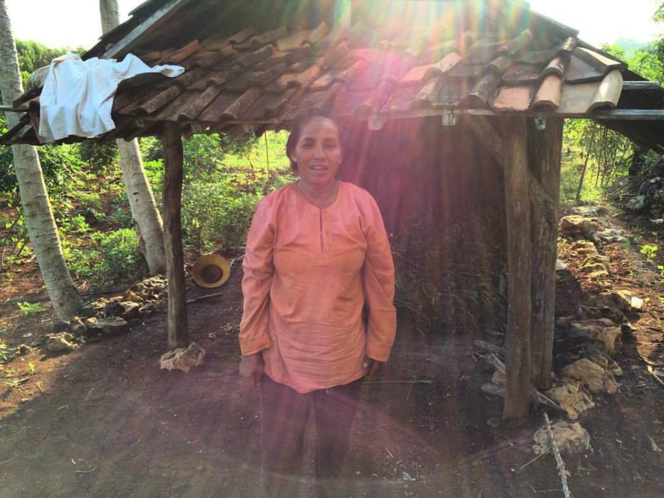 Peladang di sekitar Pantai Kayu Arum Kanigoro Gunungkidul Yogyakarta