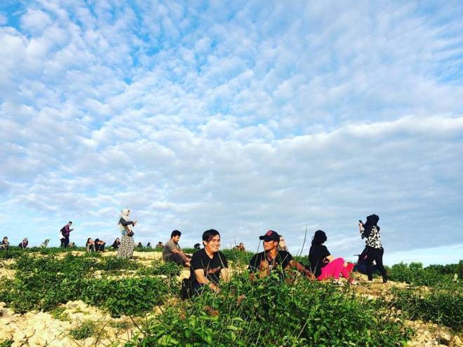 Membaur ke dalam Jamaah Sunset di Jogja Sunset Park