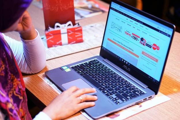 Advent Jose Zenbook UX410UQ.jpg