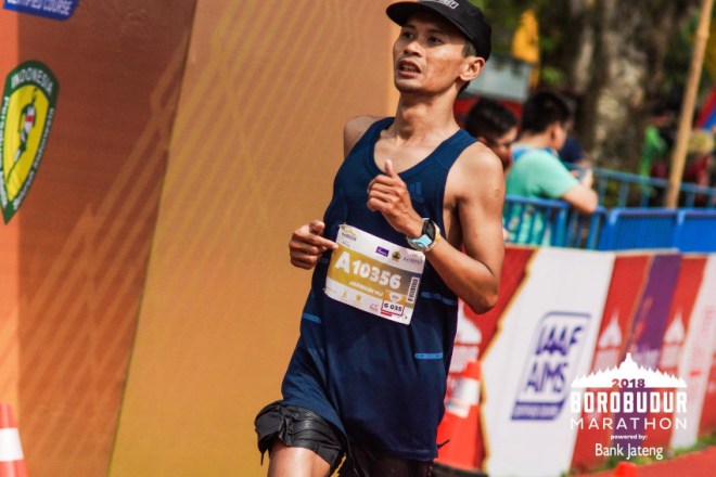 Jarwadi Sub 4 Borobudur Marathon 2018